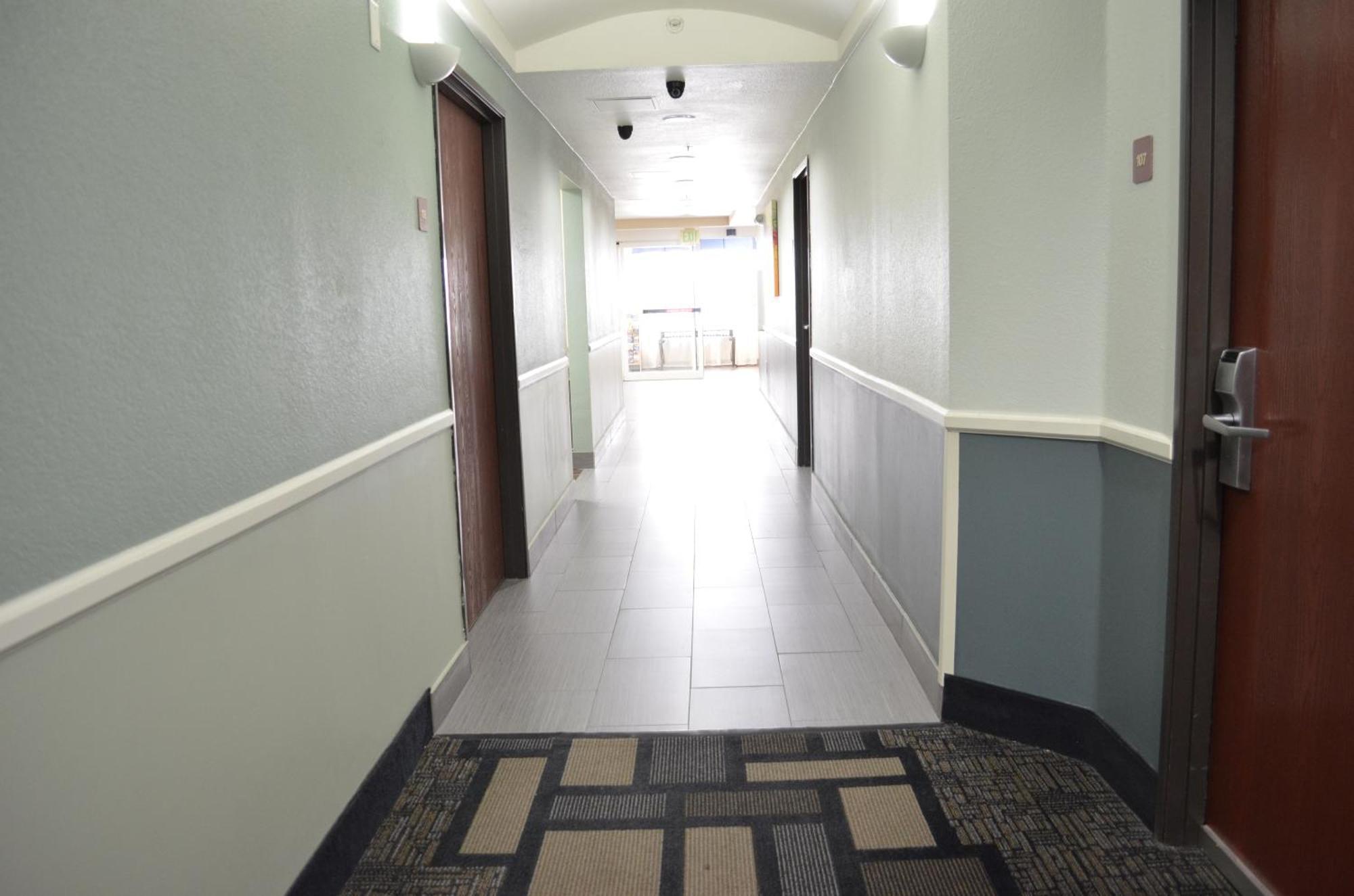 Super 8 By Wyndham Irving/Dfw Apt/North Exterior foto